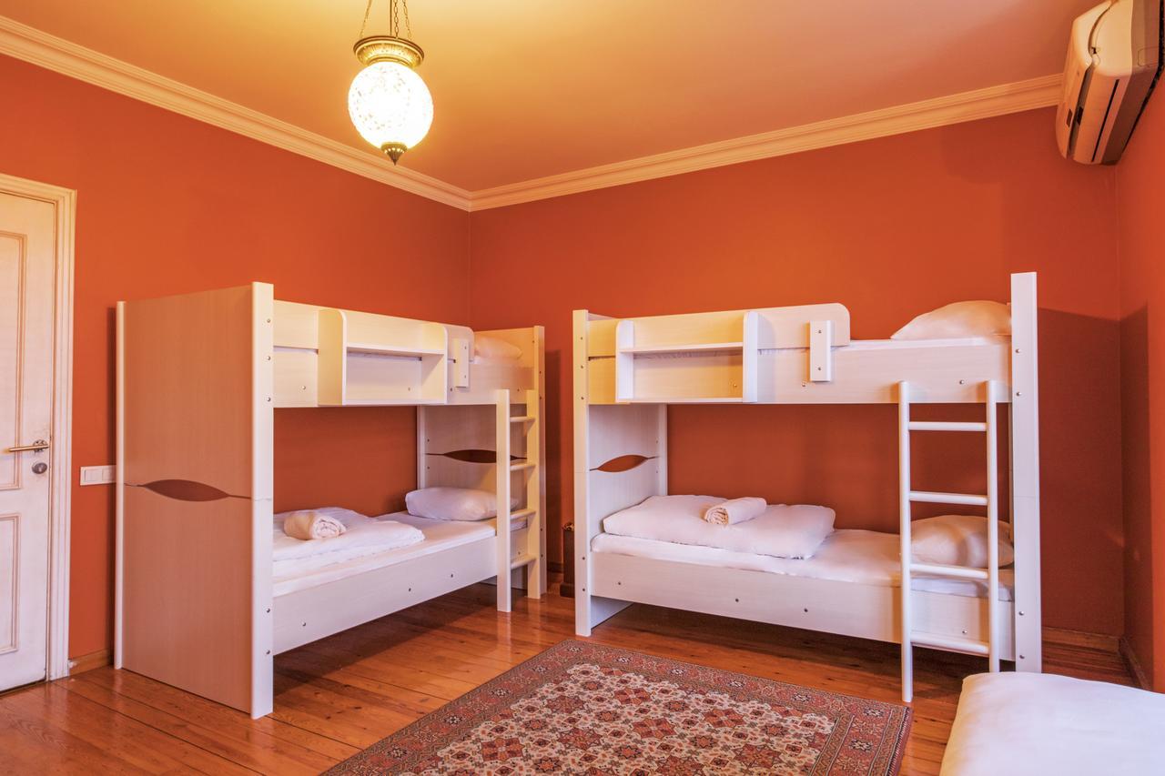 Bett im gemischten 6-Bett-Schlafsaal