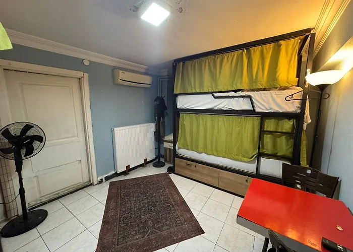 YOLO Hostel Istanbul